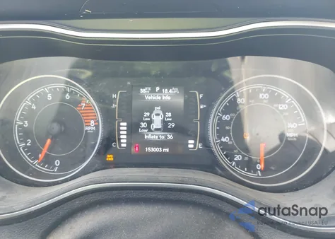 2019 Jeep Cherokee Latitude 4X4 z USA, uszkodzony, nr VIN 1C4PJMCX9KD104946